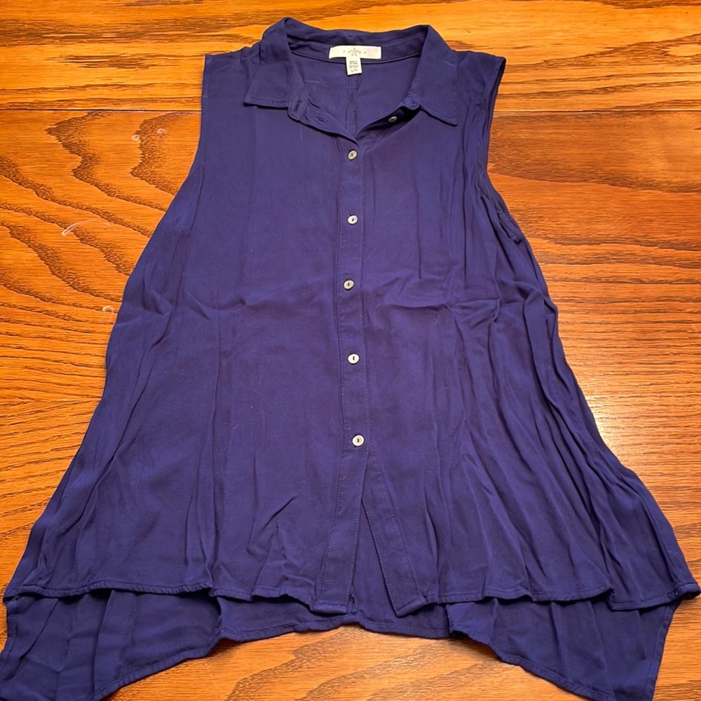 Asymmetrical button down tank